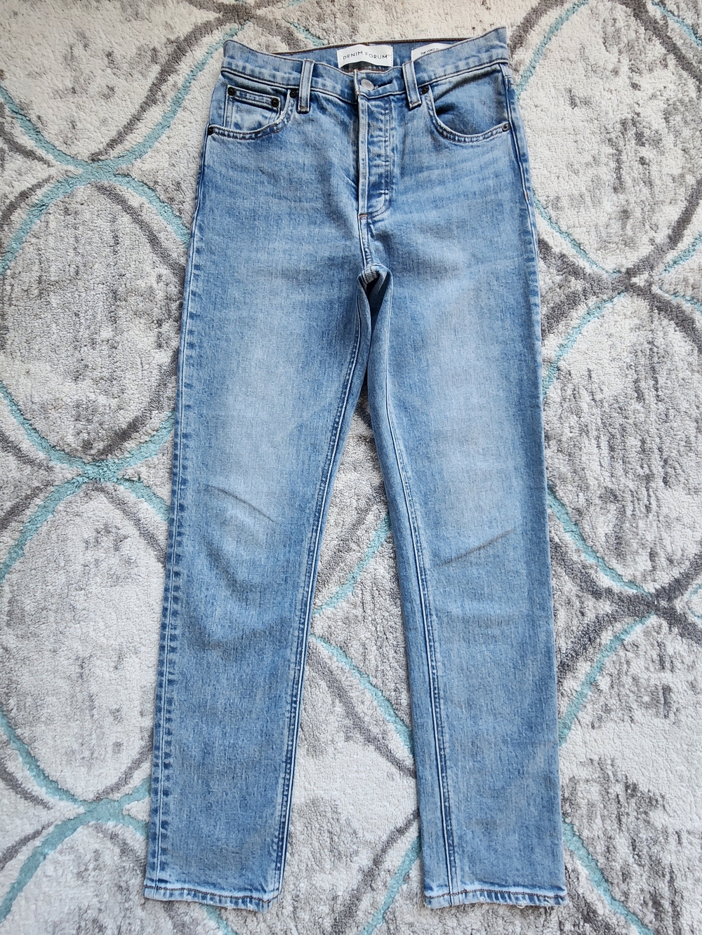 Aritzia Denim Forum The Yoko High Rise Slim Jeans 28L Size 25 Light Blue